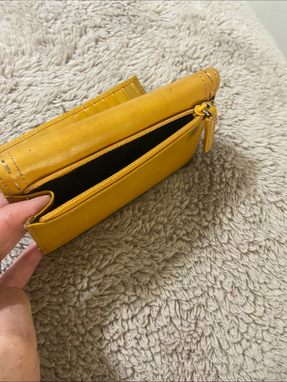 Fossil Mustard Yellow Leather Bifold Wallet - Picture 6 of 11